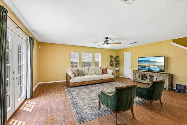 401 Emerald Fields LN, Kyle, TX 78640
