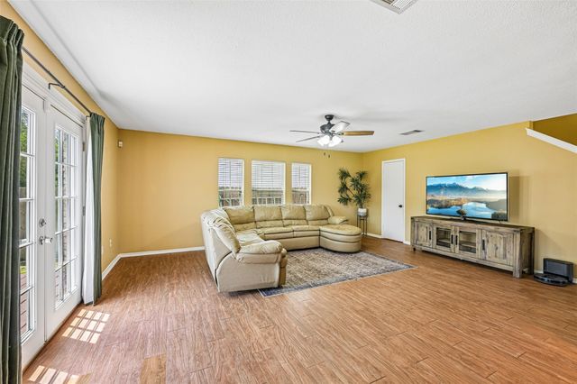 401 Emerald Fields LN, Kyle, TX 78640
