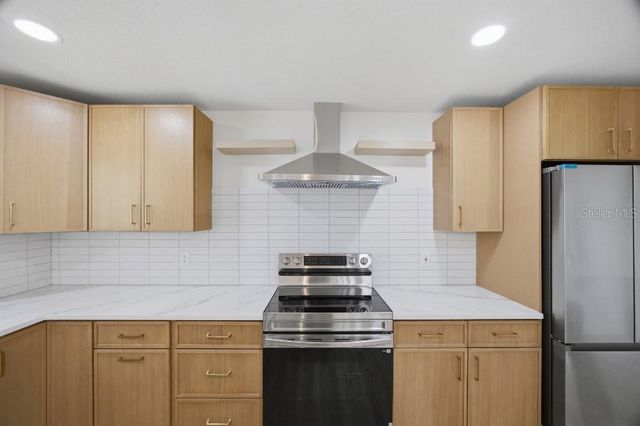 7520 20TH STREET N, St Petersburg, FL 33702