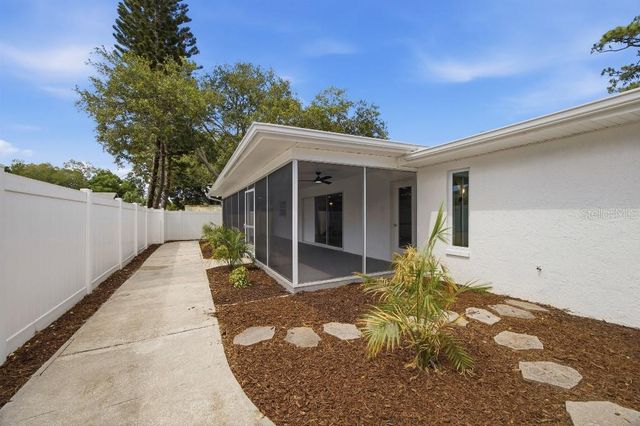 7520 20TH STREET N, St Petersburg, FL 33702