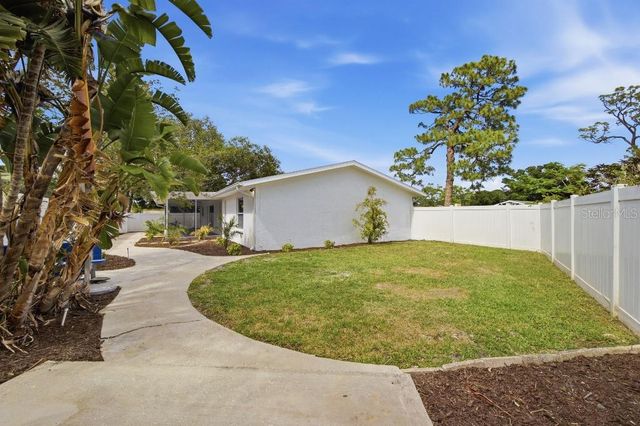 7520 20TH STREET N, St Petersburg, FL 33702