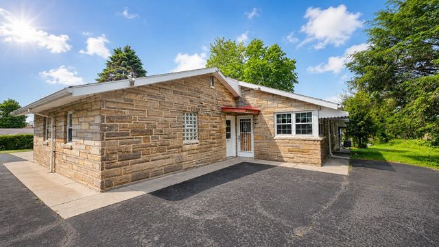 2843 Leechburg ROAD, Lower Burrell, PA 15068