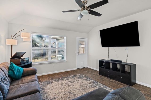 132 Dunlin LN, Leander, TX 78641