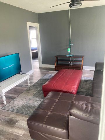 1003 N Main St., Columbia, MS 39429