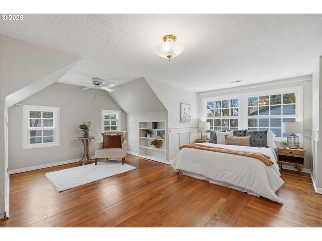 411 N ELM St, Canby, OR 97013