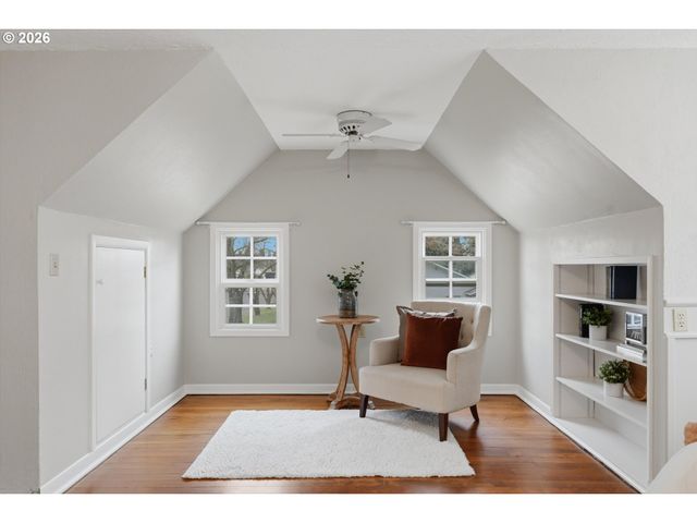 411 N ELM St, Canby, OR 97013