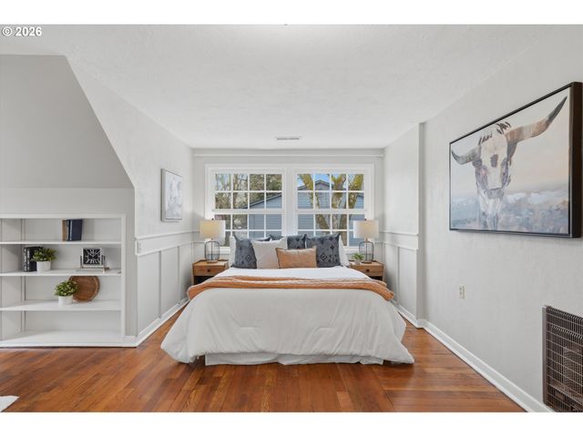 411 N ELM St, Canby, OR 97013