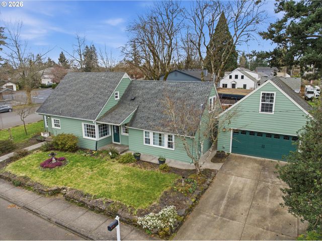 411 N ELM St, Canby, OR 97013