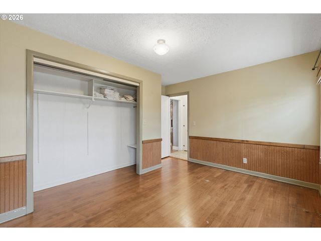 411 N ELM St, Canby, OR 97013