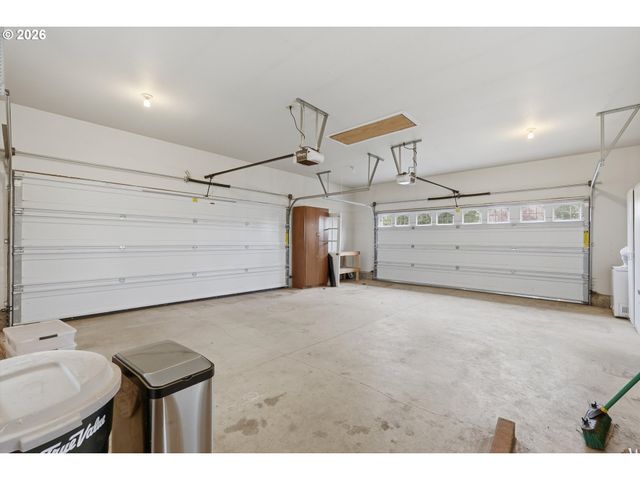 411 N ELM St, Canby, OR 97013