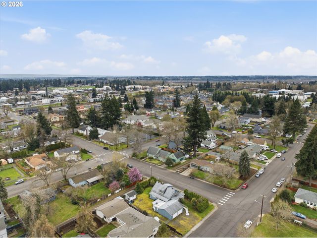 411 N ELM St, Canby, OR 97013