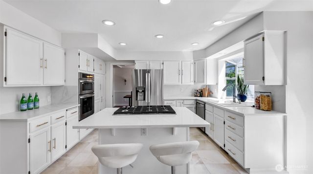 1734 Ilwaco Avenue NE, Renton, WA 98059