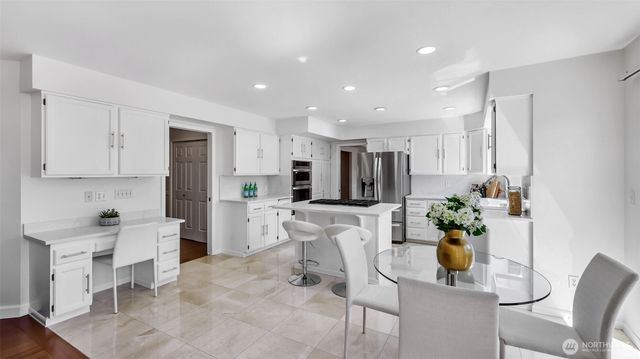 1734 Ilwaco Avenue NE, Renton, WA 98059