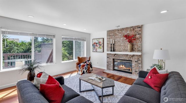 1734 Ilwaco Avenue NE, Renton, WA 98059