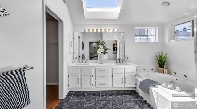 1734 Ilwaco Avenue NE, Renton, WA 98059