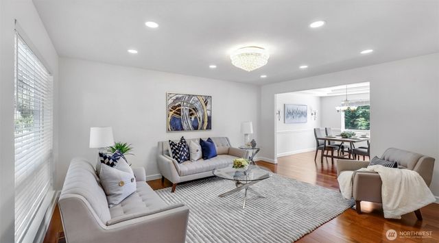 1734 Ilwaco Avenue NE, Renton, WA 98059