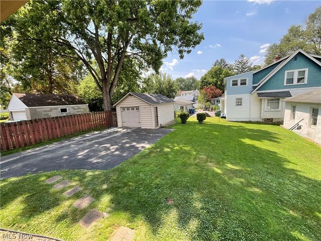 110 Bentley Street, Hubbard, OH 44425