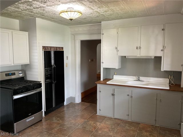 110 Bentley Street, Hubbard, OH 44425