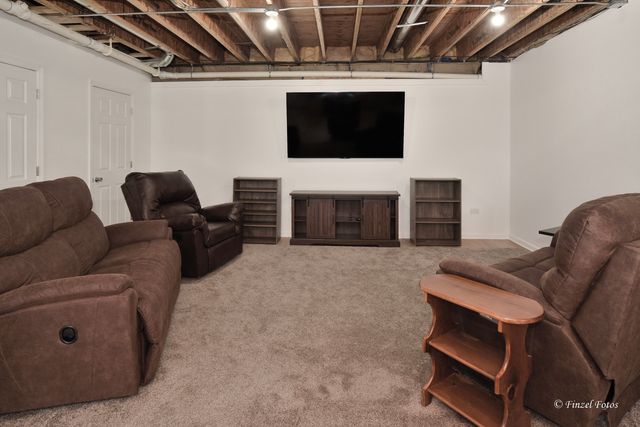 12597 Oak Grove Drive, Huntley, IL 60142