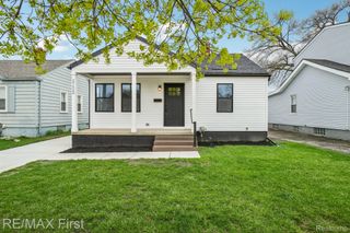 27520 Bohnhoff Street, Roseville, MI 48066