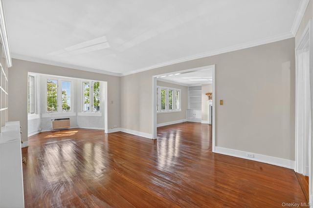 15 Beechtree Lane 1D, Bronxville, NY 10708