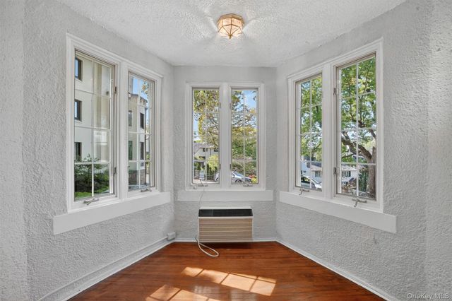 15 Beechtree Lane 1D, Bronxville, NY 10708