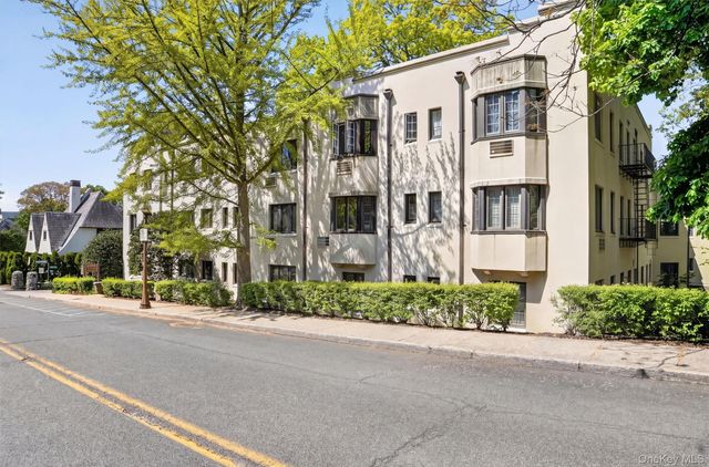 15 Beechtree Lane 1D, Bronxville, NY 10708