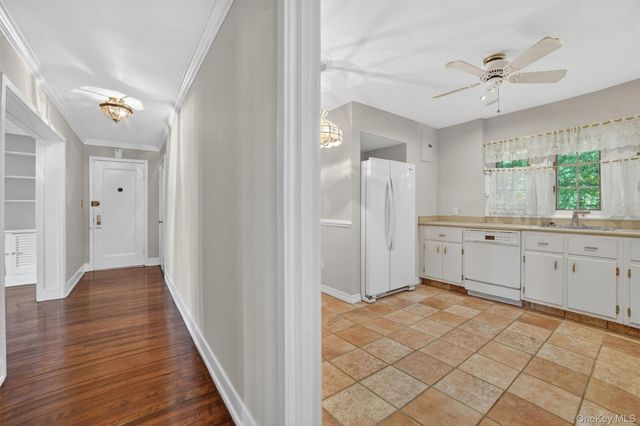 15 Beechtree Lane 1D, Bronxville, NY 10708