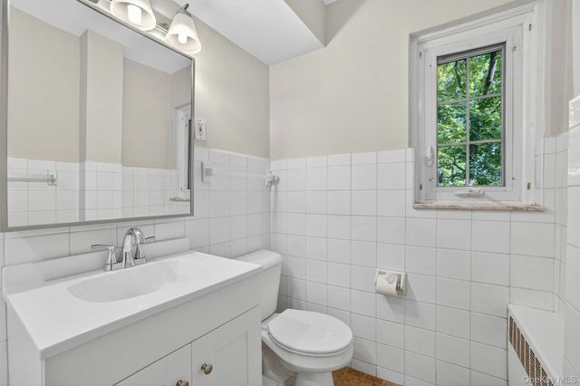 15 Beechtree Lane 1D, Bronxville, NY 10708