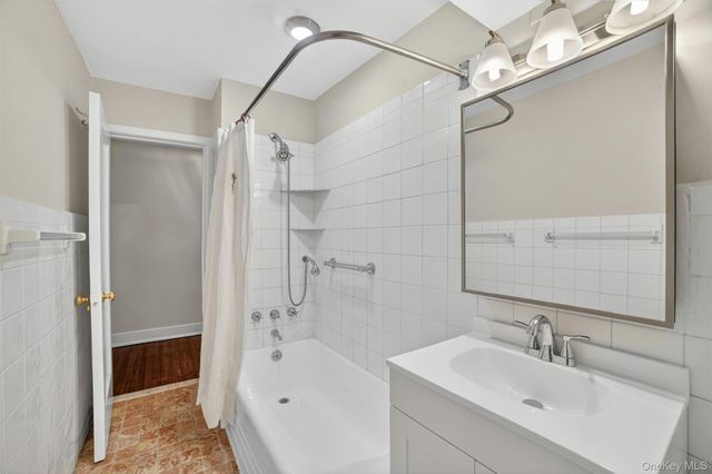 15 Beechtree Lane 1D, Bronxville, NY 10708