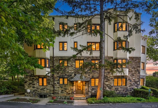 15 Beechtree Lane 1D, Bronxville, NY 10708