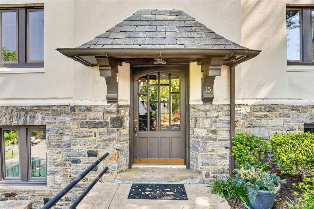 15 Beechtree Lane 1D, Bronxville, NY 10708