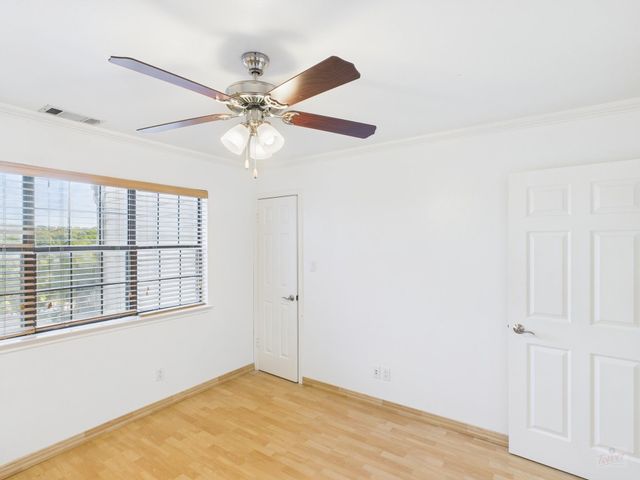 1741 Spyglass DR 1-323, Austin, TX 78746