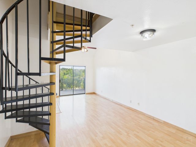 1741 Spyglass DR 1-323, Austin, TX 78746