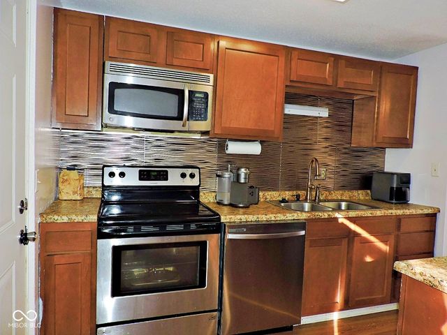 128 Greenlee Drive, Indianapolis, IN 46234