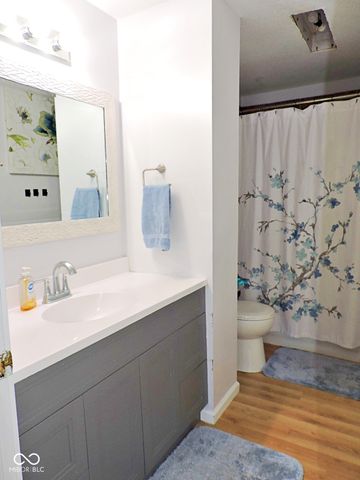 128 Greenlee Drive, Indianapolis, IN 46234