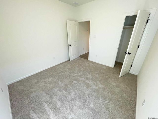 32647 Flower Tree Ct, Walker, LA 70785