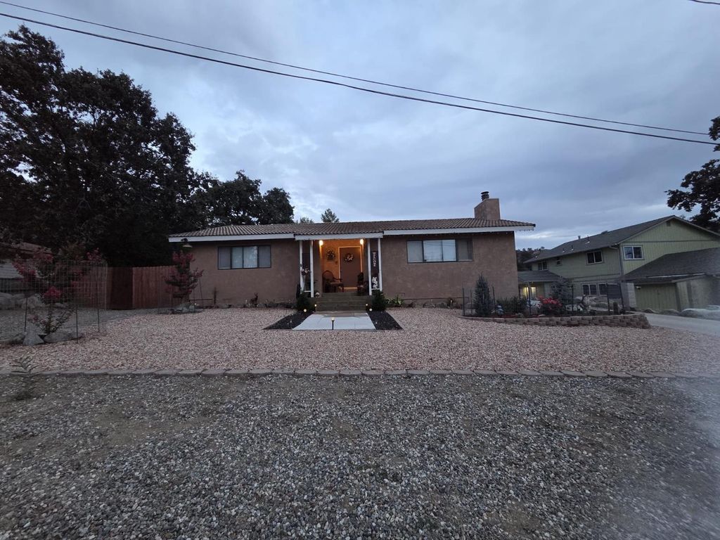 Image 1 of property listing at 17820 Hambletonian Drive, Tehachapi, CA 93561