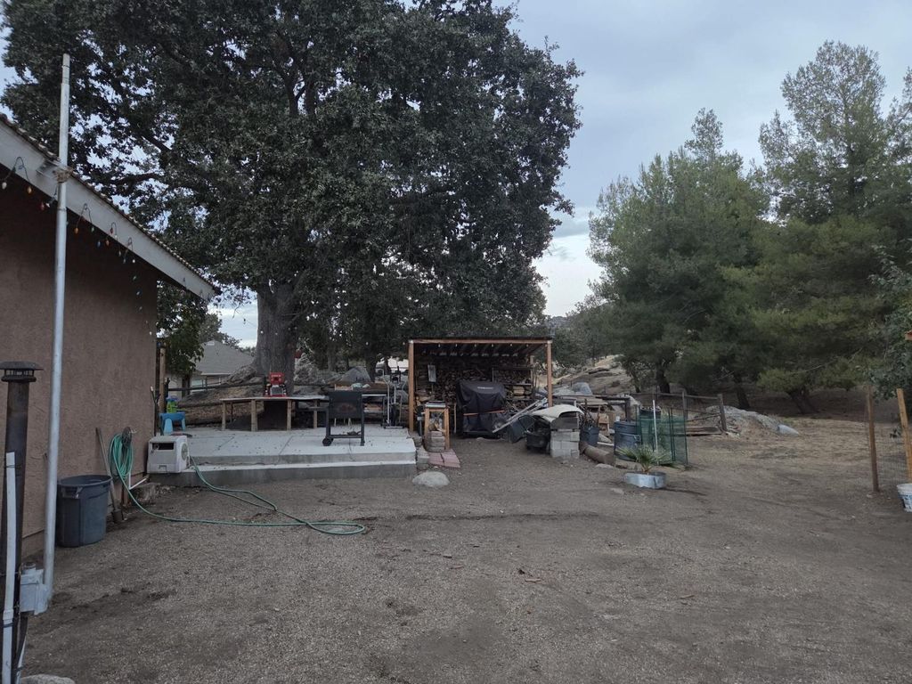 Image 3 of property listing at 17820 Hambletonian Drive, Tehachapi, CA 93561