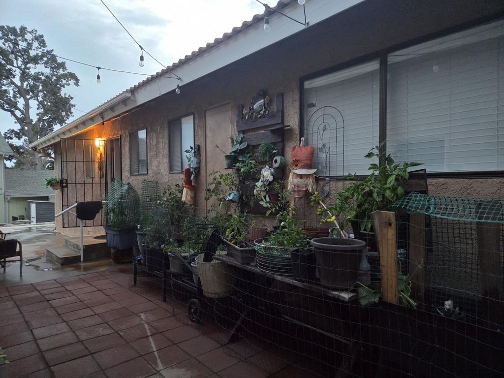 Image 4 of property listing at 17820 Hambletonian Drive, Tehachapi, CA 93561