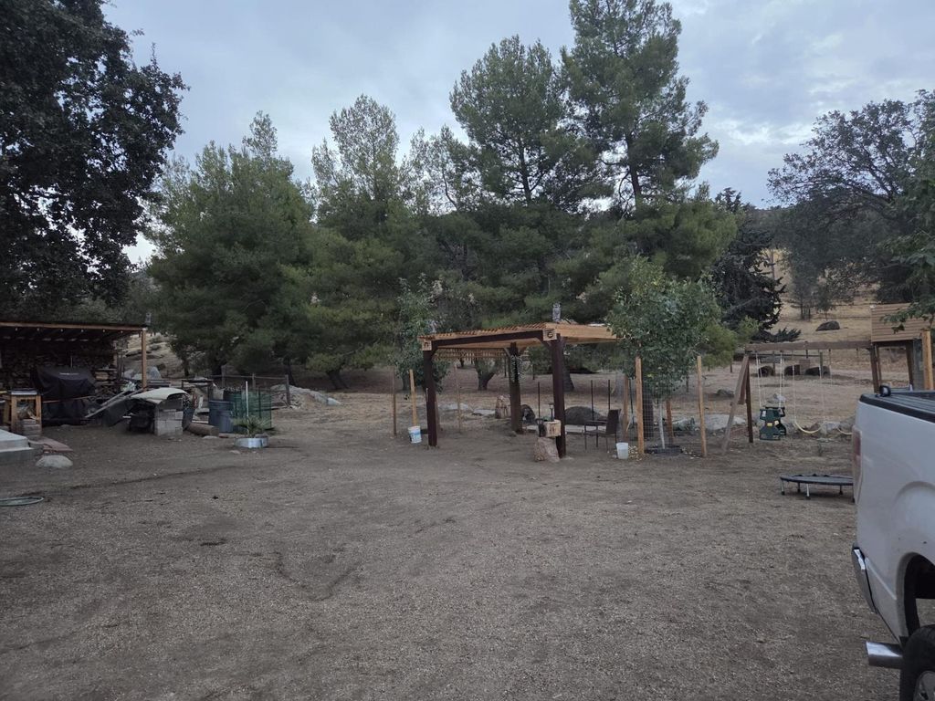Image 8 of property listing at 17820 Hambletonian Drive, Tehachapi, CA 93561