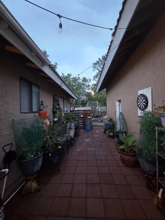Image 9 of property listing at 17820 Hambletonian Drive, Tehachapi, CA 93561
