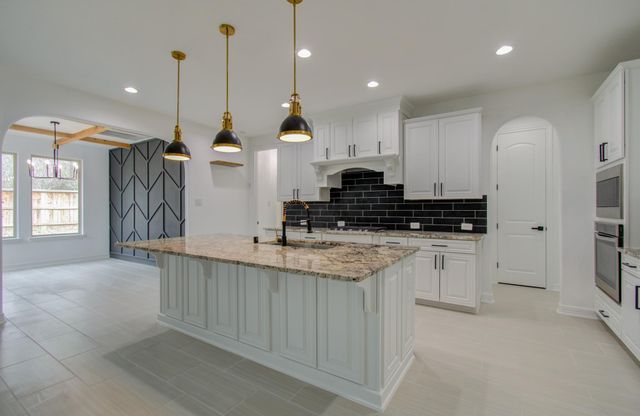 206 Cedar Creek Court, Pinehurst, TX 77362