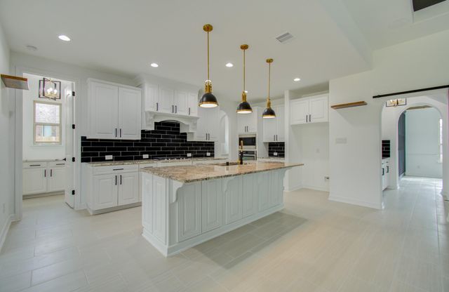 206 Cedar Creek Court, Pinehurst, TX 77362