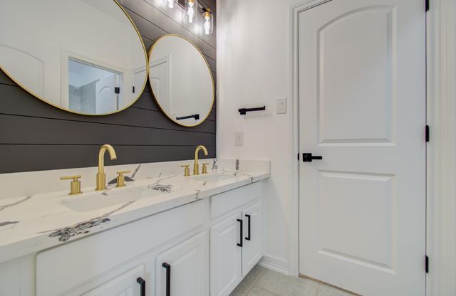 206 Cedar Creek Court, Pinehurst, TX 77362