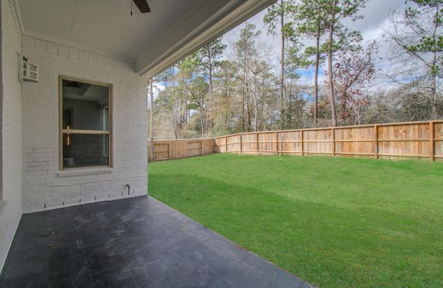 206 Cedar Creek Court, Pinehurst, TX 77362