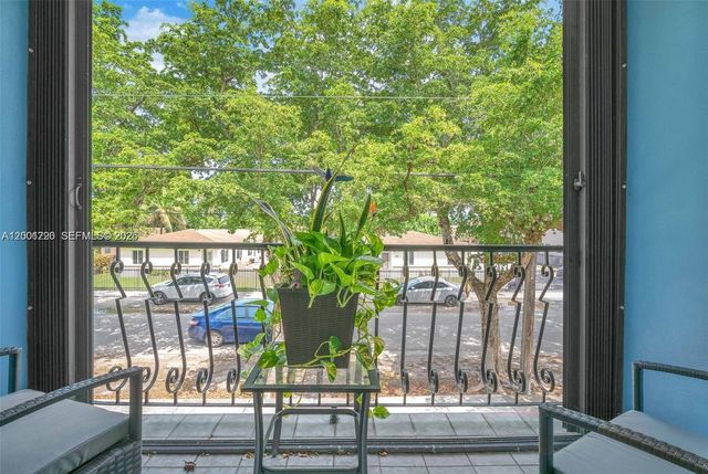 160 SW 30th Ave 204A, Miami, FL 33135