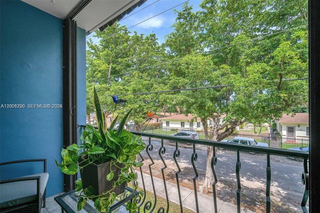 160 SW 30th Ave 204A, Miami, FL 33135