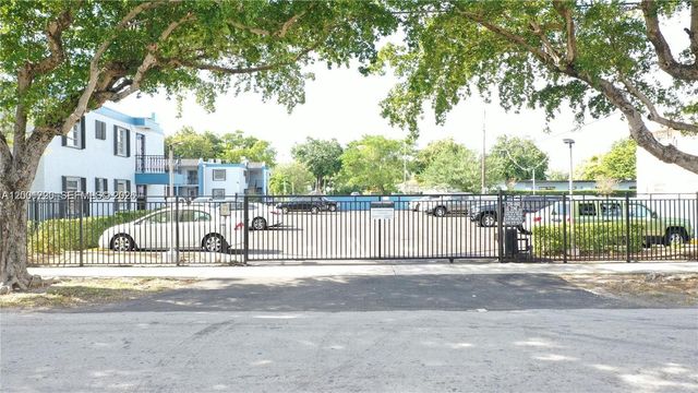 160 SW 30th Ave 204A, Miami, FL 33135