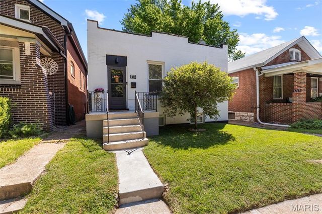 4745 Rosa Avenue, St Louis, MO 63116